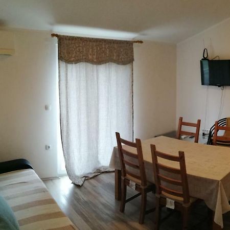 סקארדין Apartments Sadina מראה חיצוני תמונה