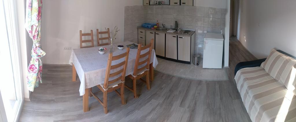 סקארדין Apartments Sadina מראה חיצוני תמונה
