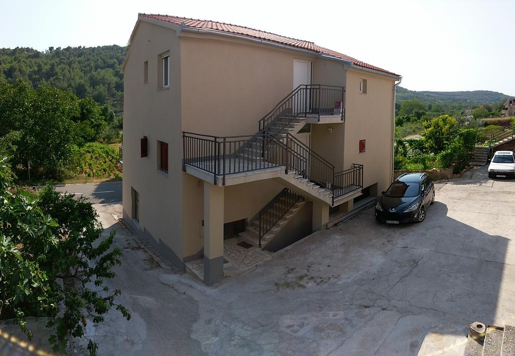 סקארדין Apartments Sadina מראה חיצוני תמונה