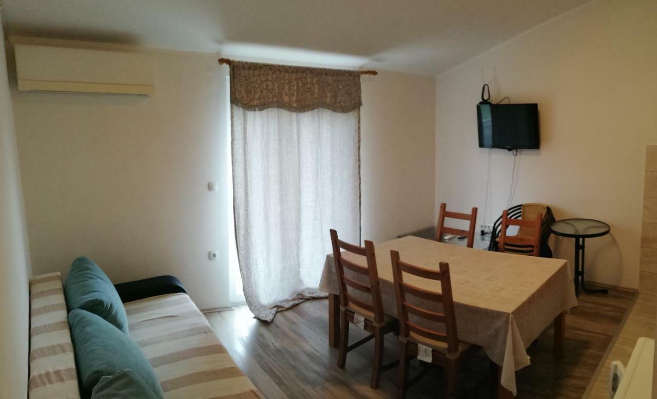 סקארדין Apartments Sadina מראה חיצוני תמונה
