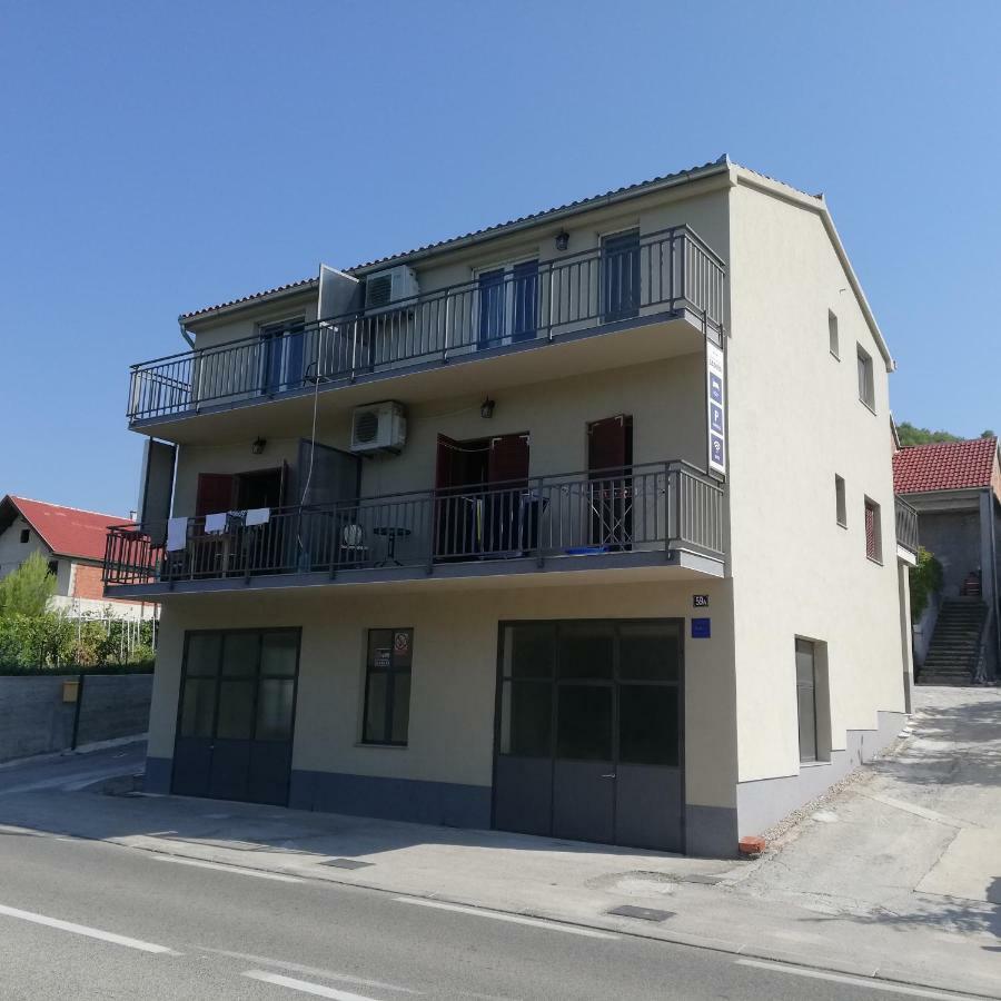 סקארדין Apartments Sadina מראה חיצוני תמונה